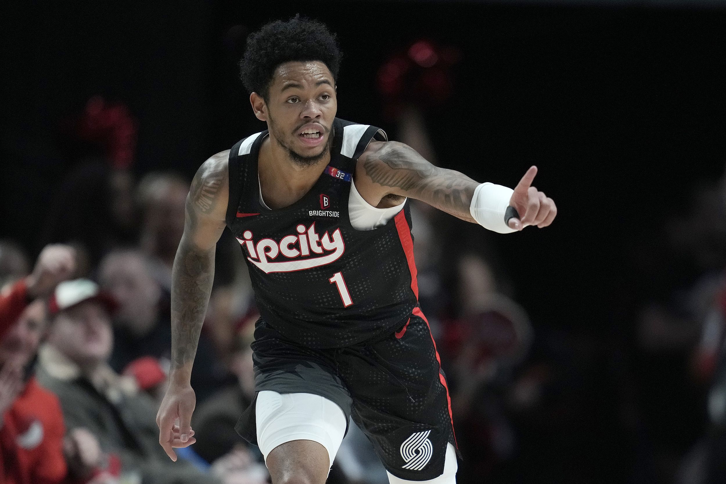 波特兰开拓者训练开放日；加时末段手感冰凉引欢呼；NBA总决赛在即；数据趋势出现新变化的简单介绍