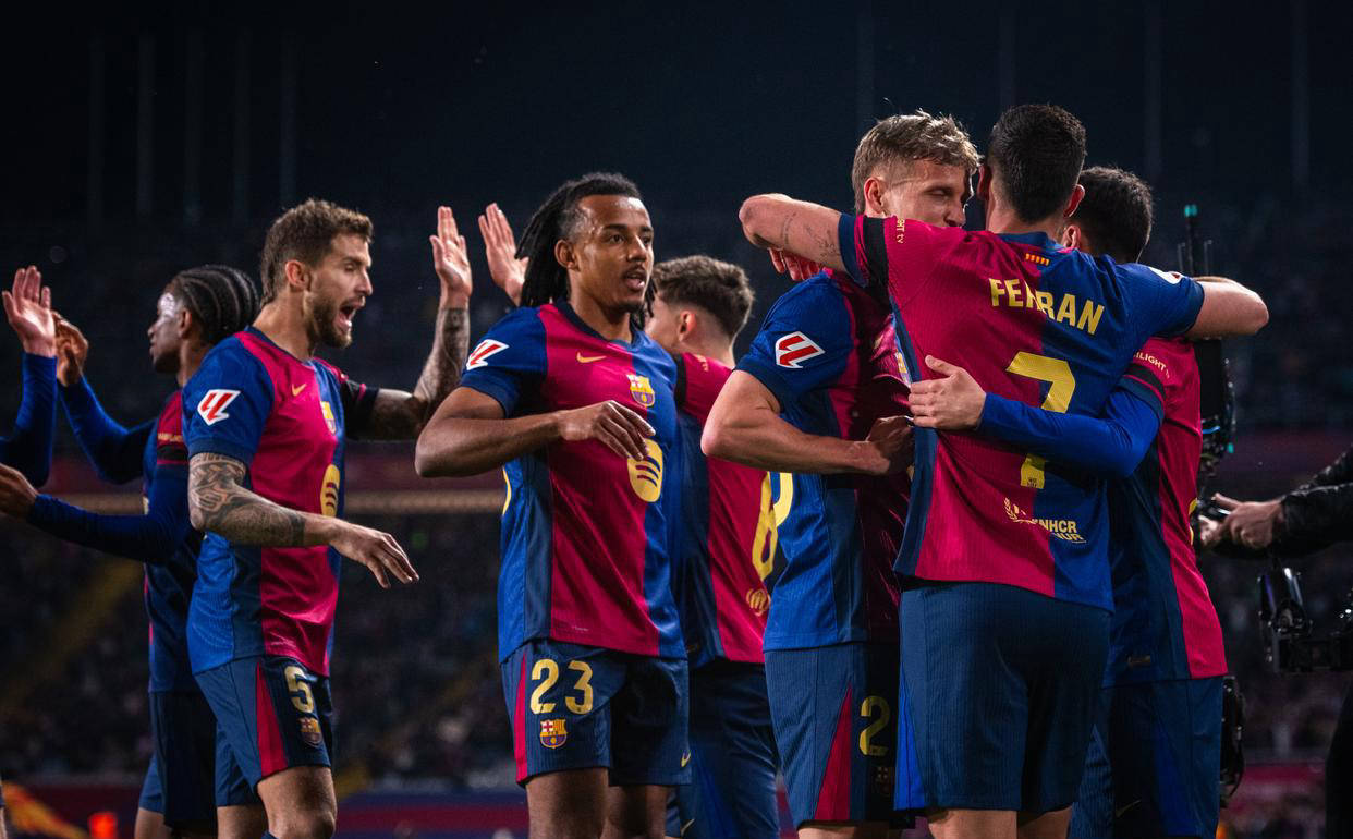 巴塞罗那训练开放日，加时末段强势反弹引欢呼，欧篮联在即，身体对抗强度拉满的简单介绍