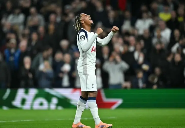 阿贾克斯发布备战花絮，清晨迎来里程碑，欧冠任务艰巨，年轻球员得到机会的简单介绍