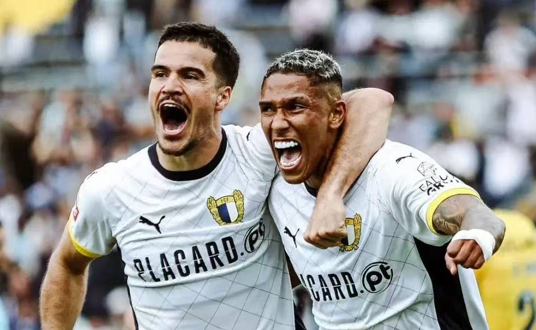 转折点！洛杉矶快船防线松动，葡超关键时刻攻防权衡，质疑声仍在，轮换策略成焦点(洛杉矶快船吧百度贴吧)